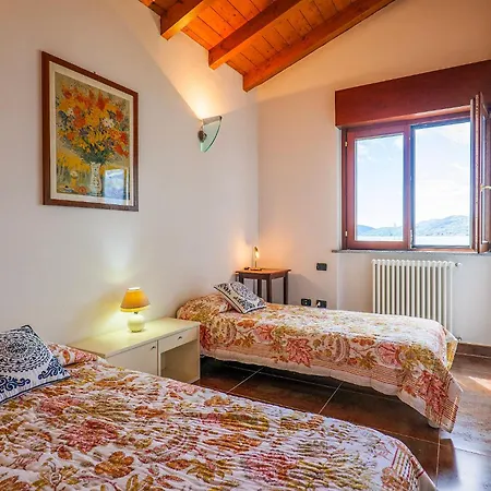 Holiday home Mavica Monvalle
