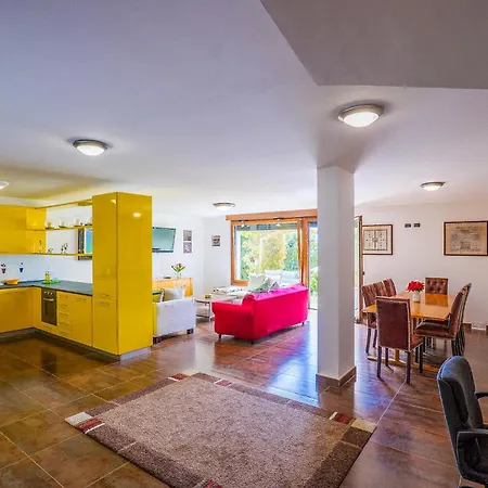 Mavica Holiday home
