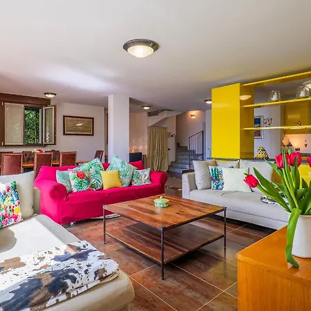 Mavica Holiday home